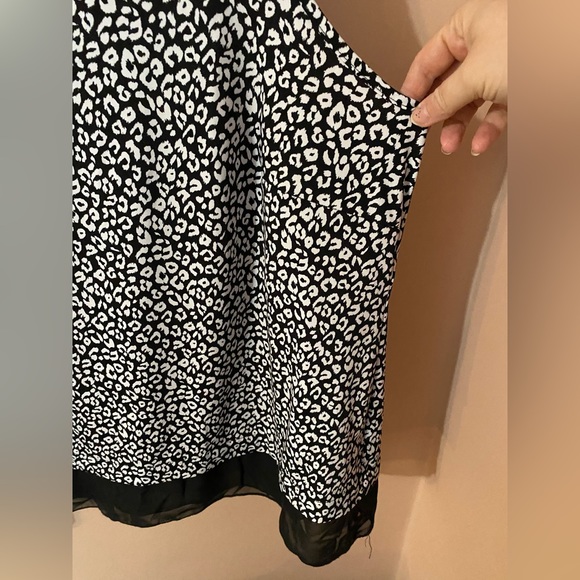 Black and white tank top - Picture 2 of 3